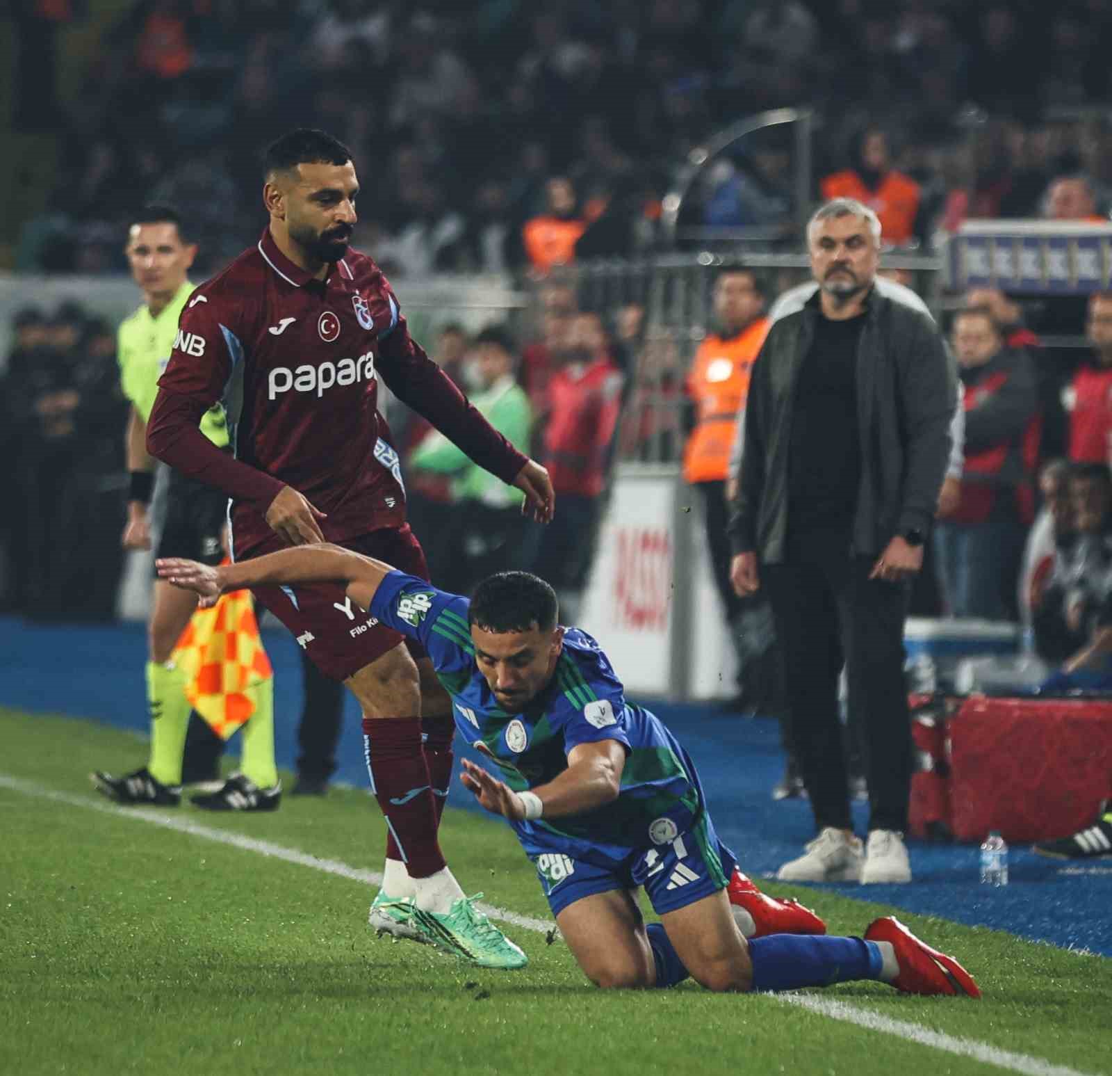 Trenyol Süper Lig: Çaykur Rizespor: 2 - Trabzonspor: 0 (İlk yarı)