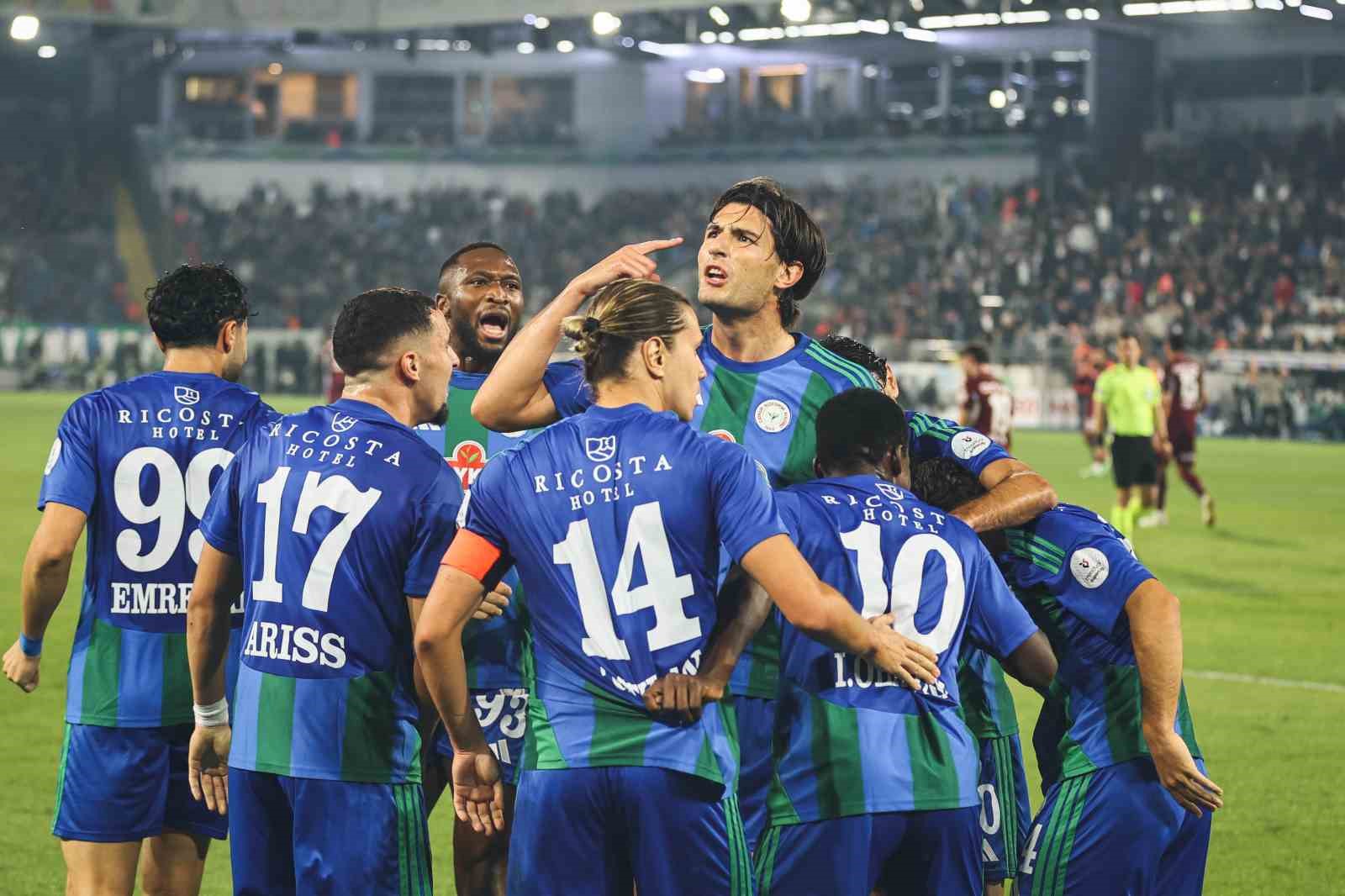 Trenyol Süper Lig: Çaykur Rizespor: 2 - Trabzonspor: 0 (İlk yarı)