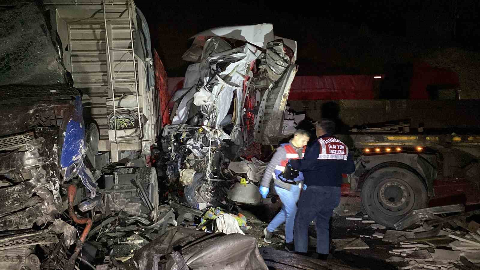 Elazığ’da 3 tır çarpıştı: 1 ölü