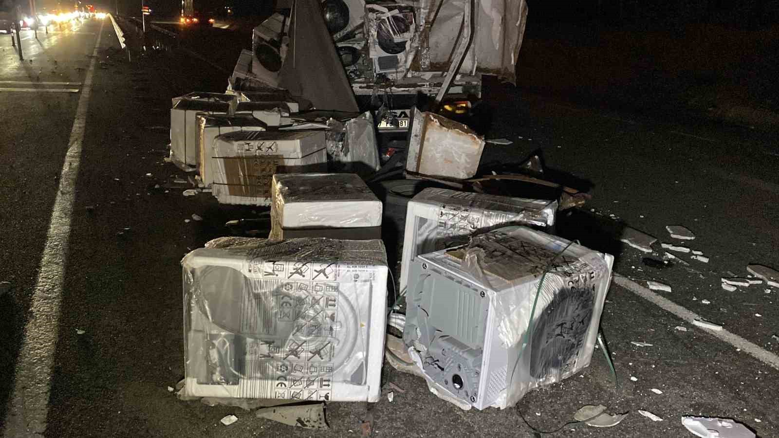 Elazığ’da 3 tır çarpıştı: 1 ölü