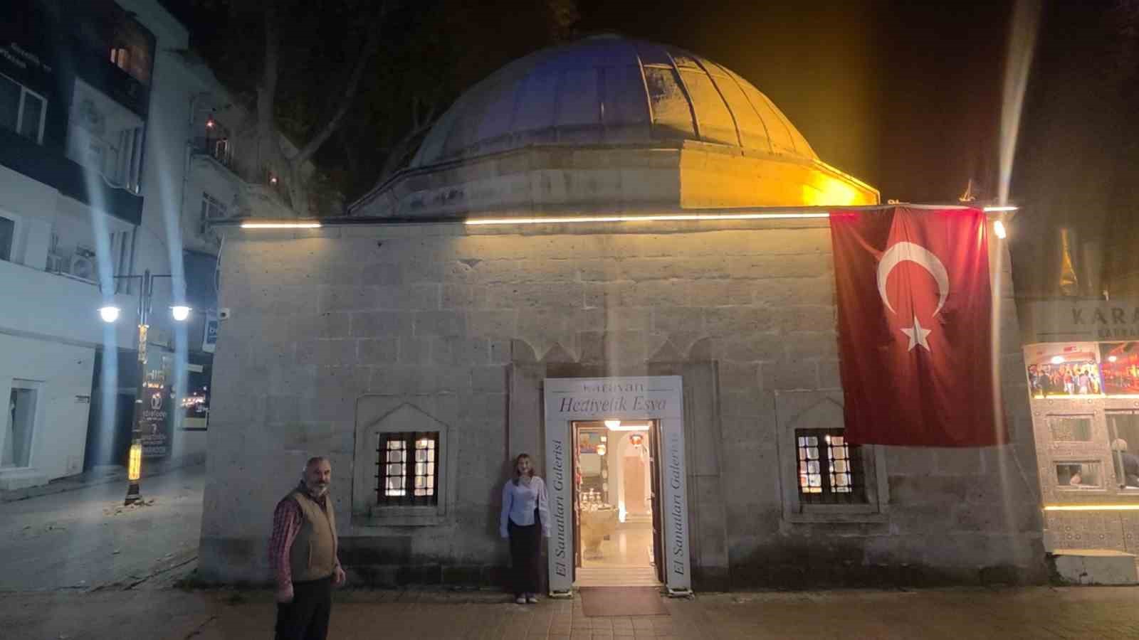 Kütahya’da 600 yıllık tarihi hamam, sanatçıların buluşma noktası oldu