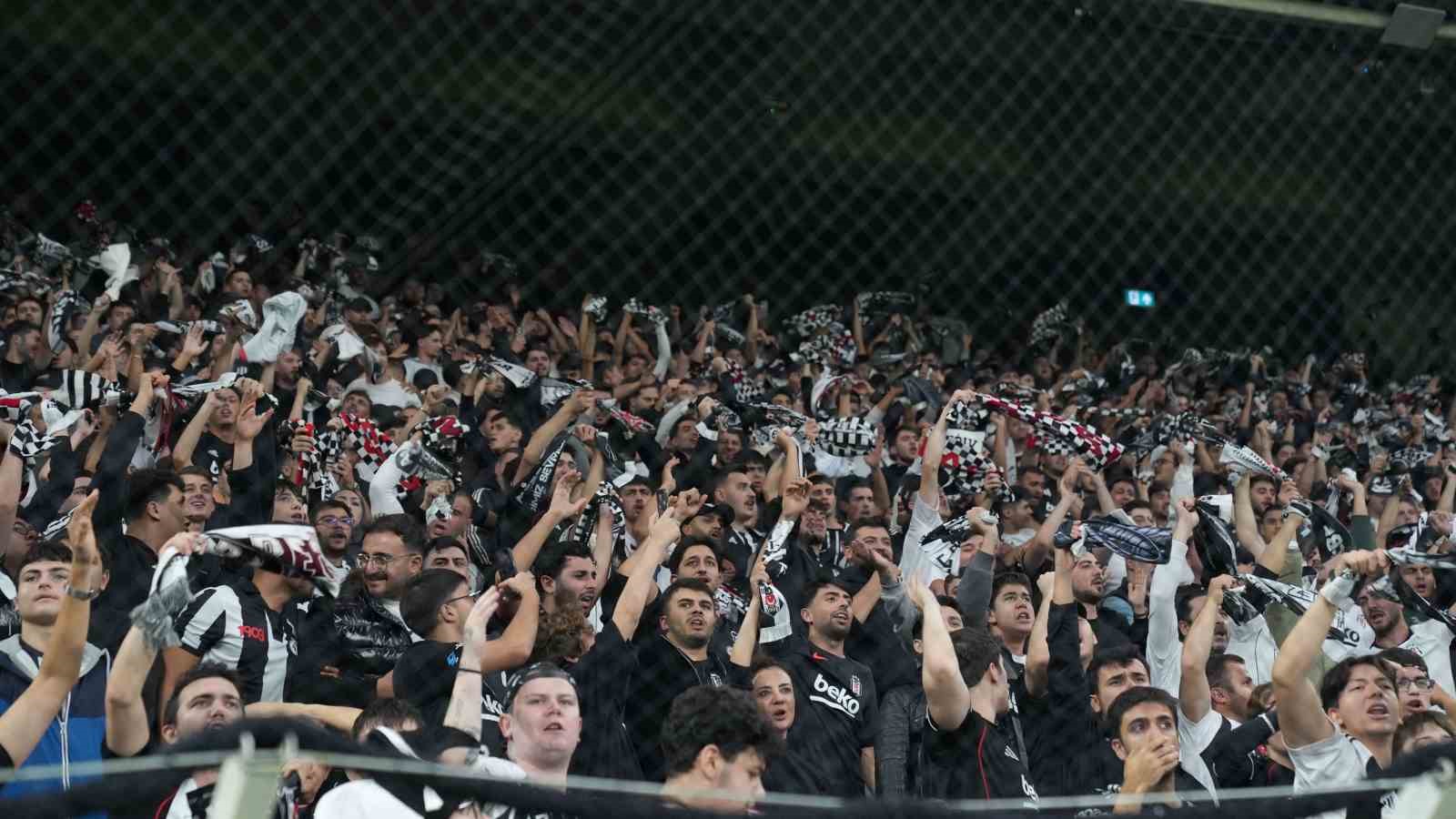 Trendyol Süper Lig: Beşiktaş: 2 - Başakşehir: 0 (Maç sonucu)