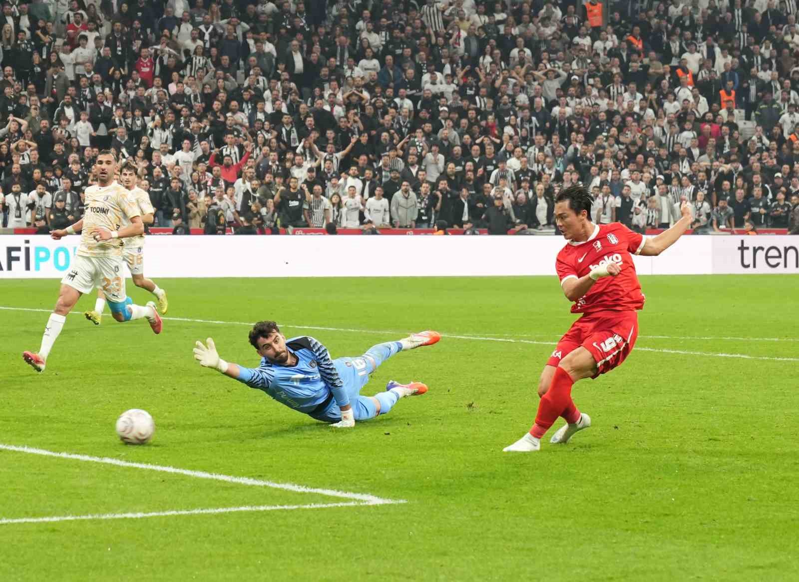 Trendyol Süper Lig: Beşiktaş: 2 - Başakşehir: 0 (Maç sonucu)