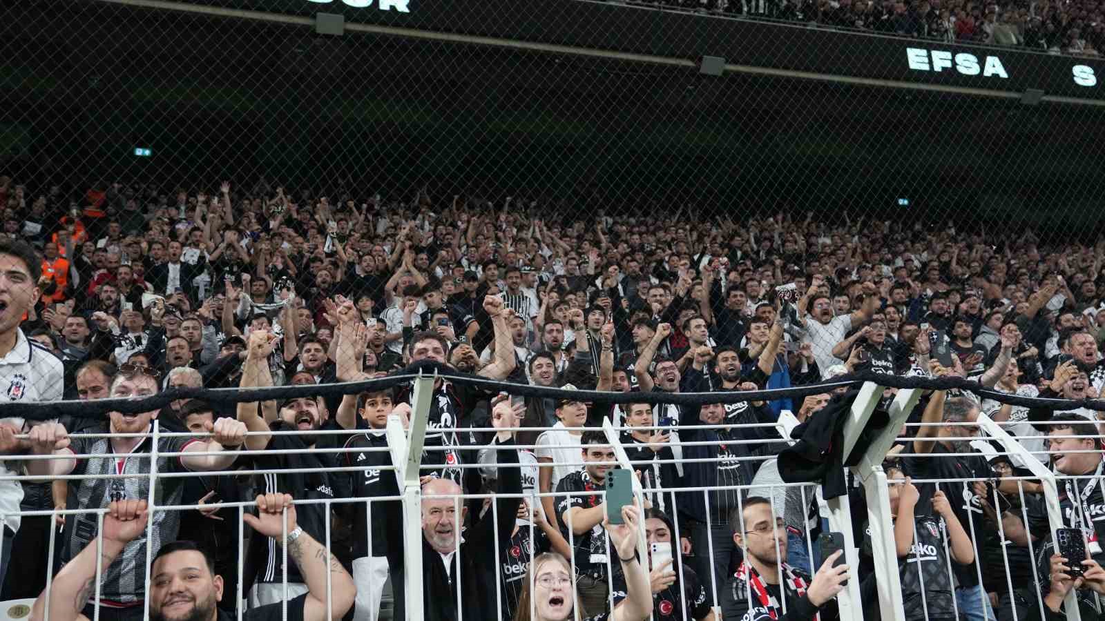 Trendyol Süper Lig: Beşiktaş: 2 - Başakşehir: 0 (Maç sonucu)