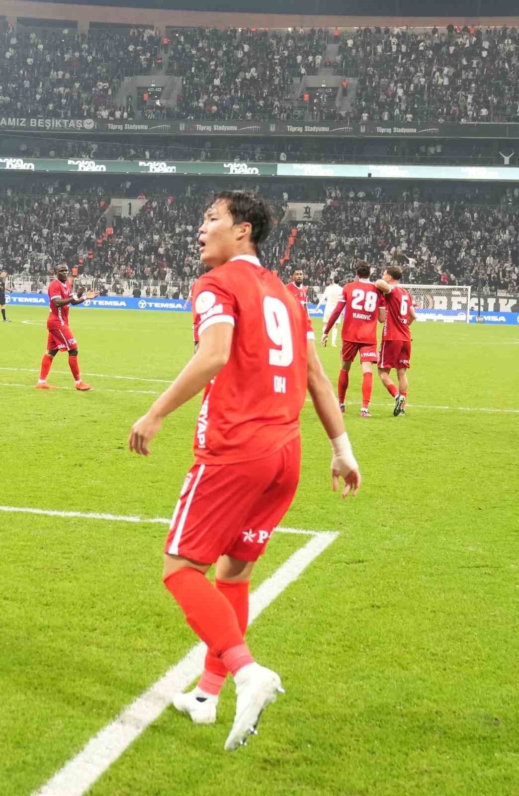 Trendyol Süper Lig: Beşiktaş: 2 - Başakşehir: 0 (Maç sonucu)