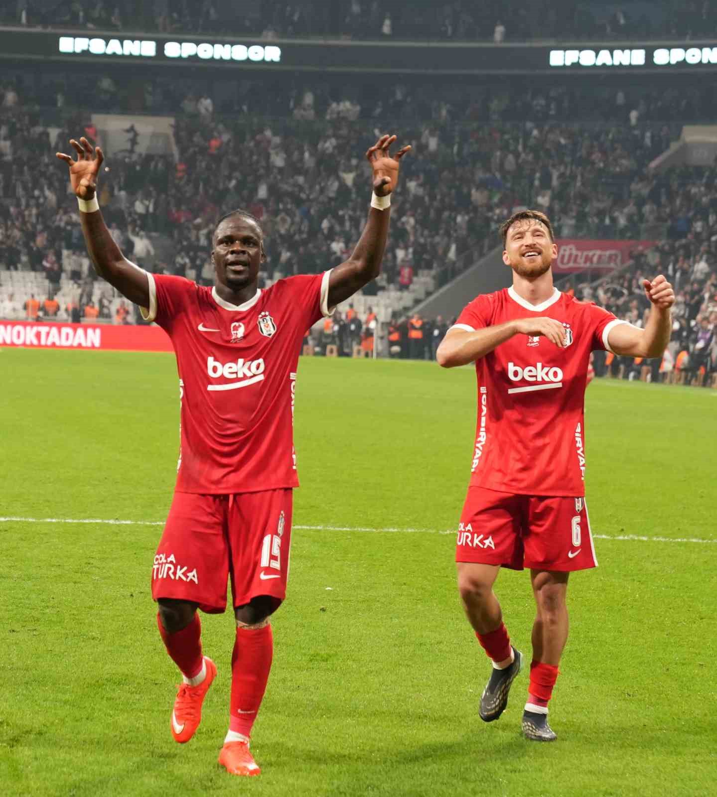 Trendyol Süper Lig: Beşiktaş: 2 - Başakşehir: 0 (Maç sonucu)