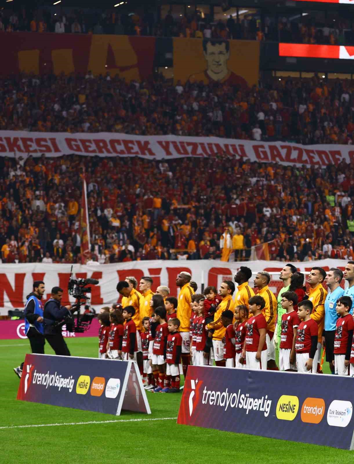 Galatasaray’da tek değişiklik