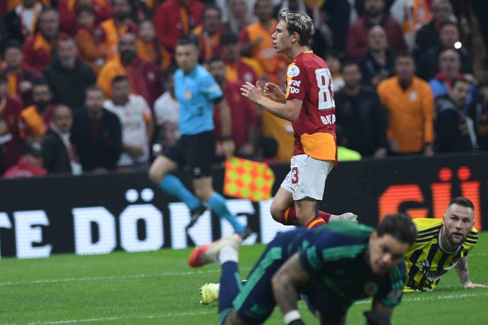 Trendyol Süper Lig: Galatasaray: 2 - Fenerbahçe: 1 (Maç sonucu)