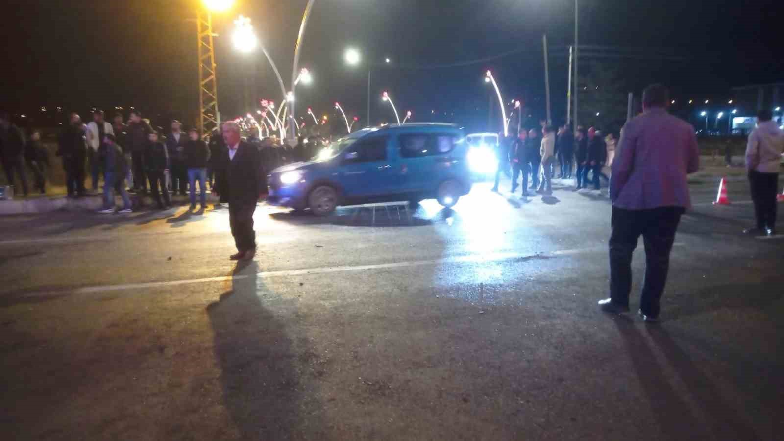 Van’da tır ile otomobil çarpıştı: 1 ölü, 4 yaralı