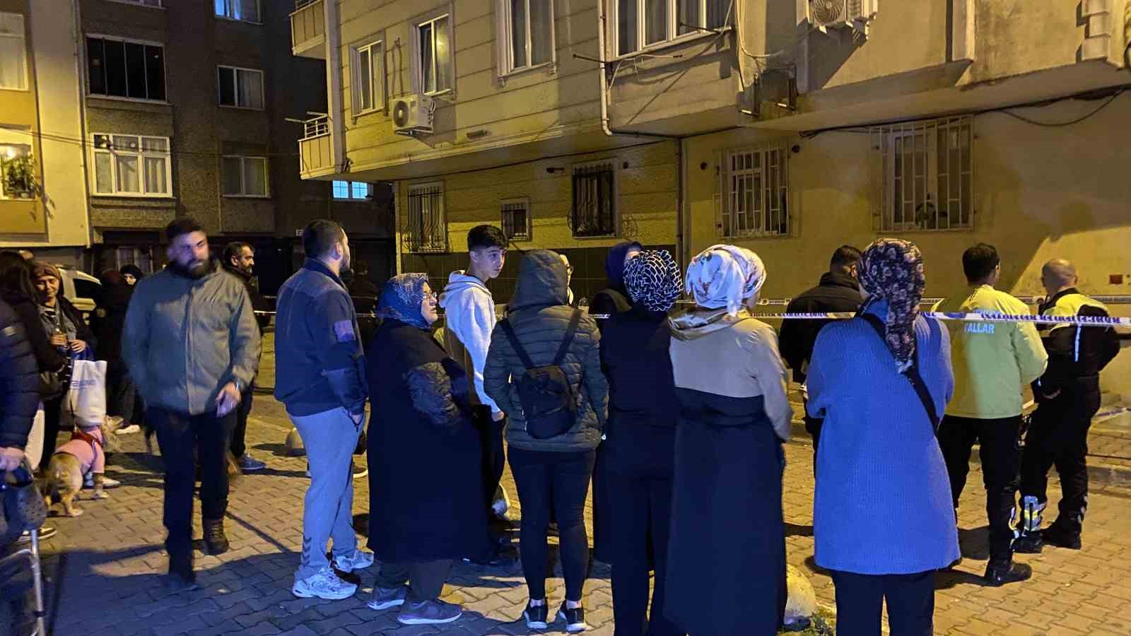 Bahçelievler’de iki binanın zemininde çökme: 20 daire tahliye edildi