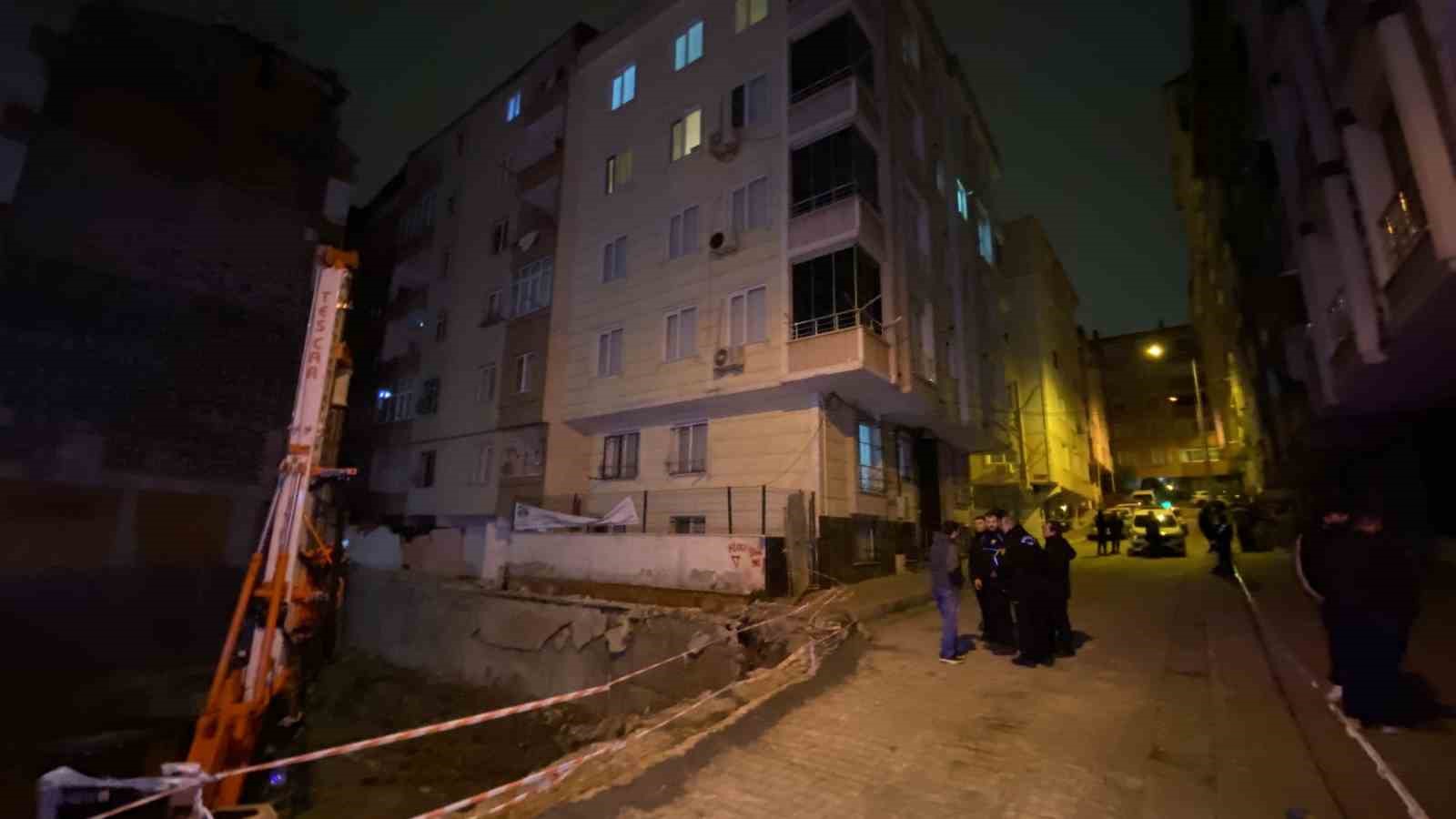Bahçelievler’de iki binanın zemininde çökme: 20 daire tahliye edildi