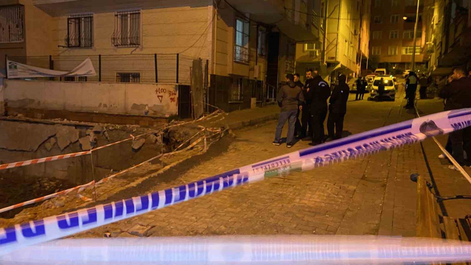 Bahçelievler’de iki binanın zemininde çökme: 20 daire tahliye edildi