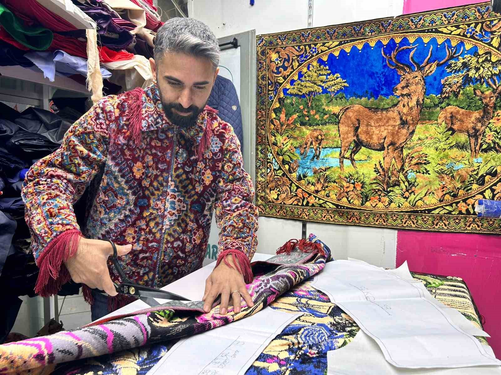 Eski duvar halılarıyla modaya yön veriyor