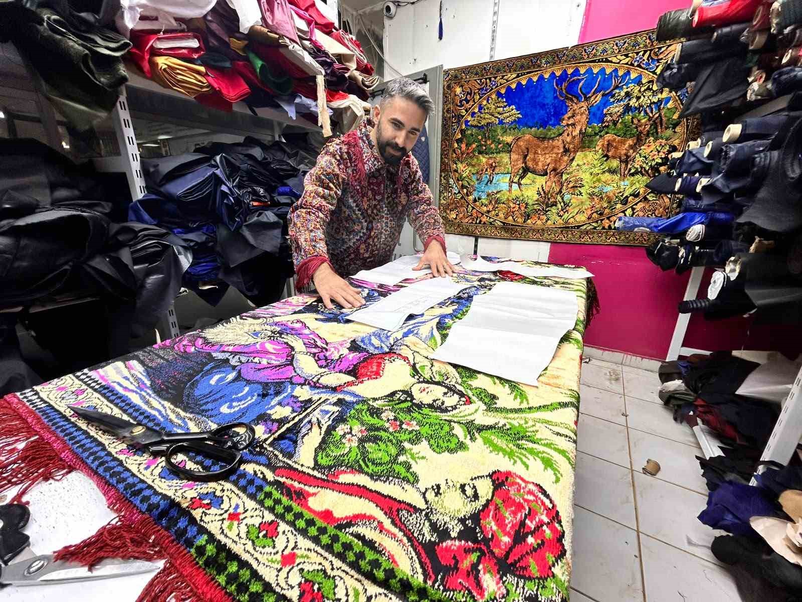 Eski duvar halılarıyla modaya yön veriyor