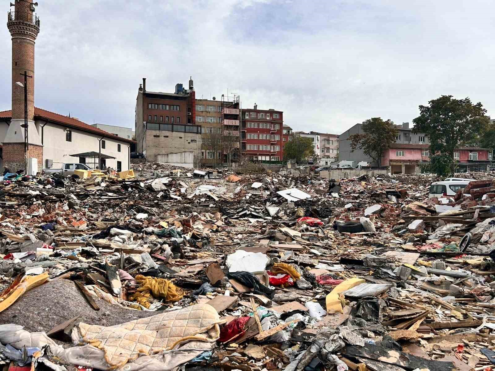 Başkentin köklü ticaret noktası İtfaiye Meydanı’nda yıkım sürüyor