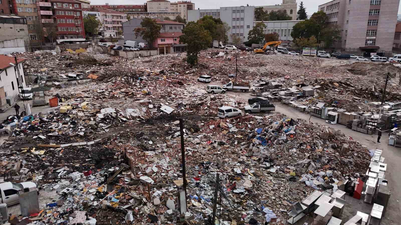 Başkentin köklü ticaret noktası İtfaiye Meydanı’nda yıkım sürüyor