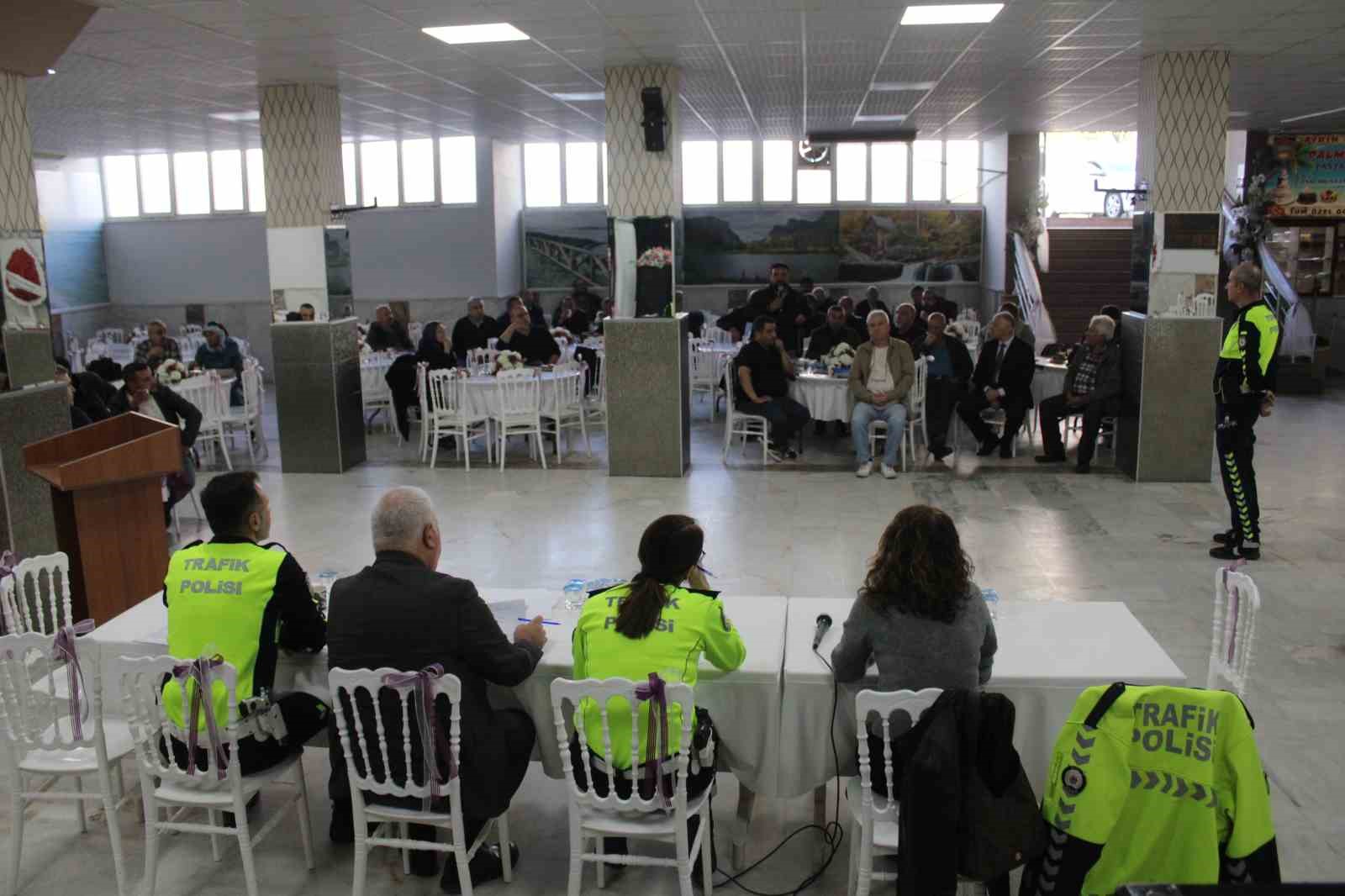 Aydın’da servis şoförleri ve rehber personellere trafik eğitimi