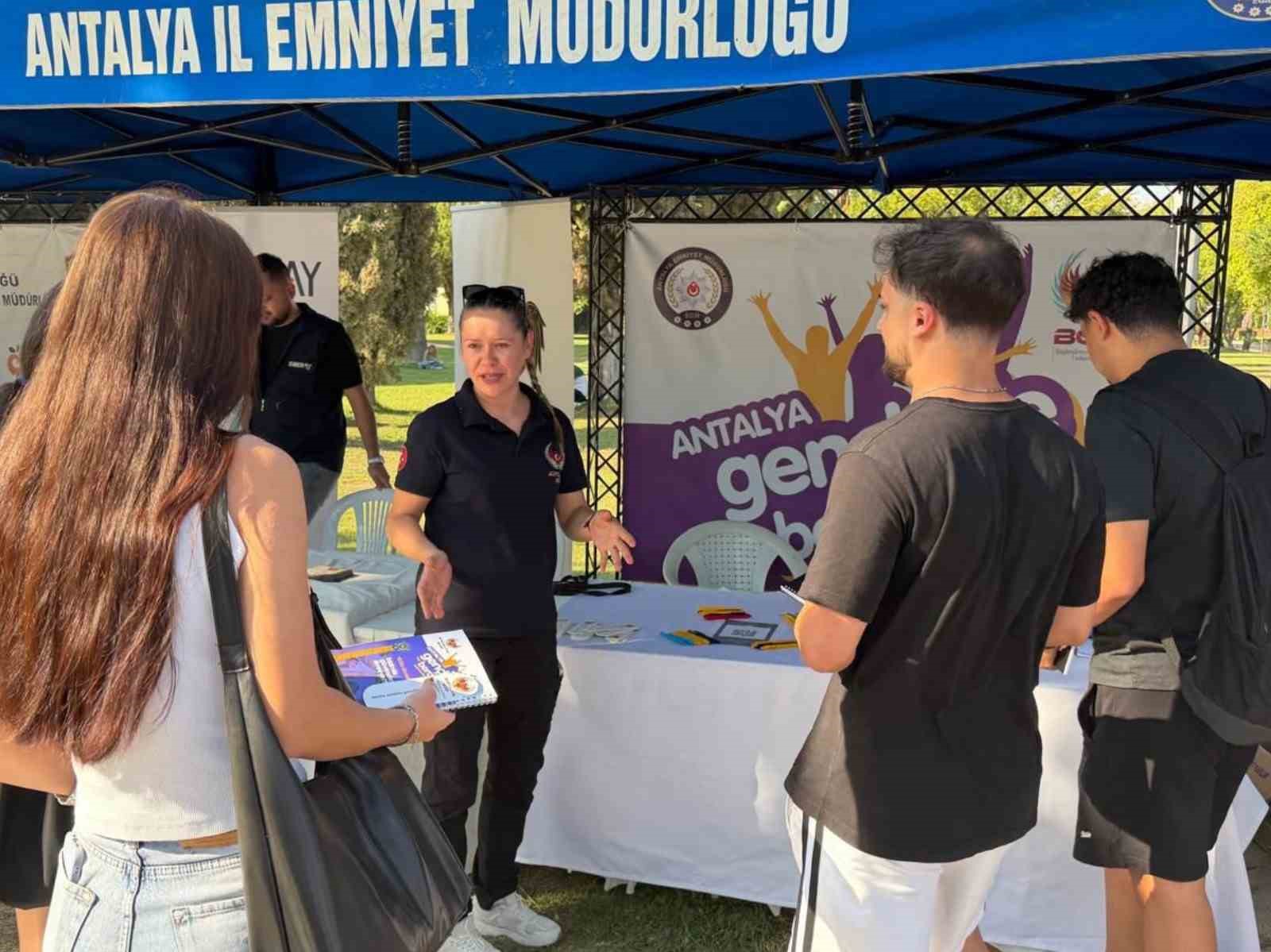 Antalya’da "Gençlerle Beraberiz" projesiyle 14 bin 638 öğrenciye ulaşıldı