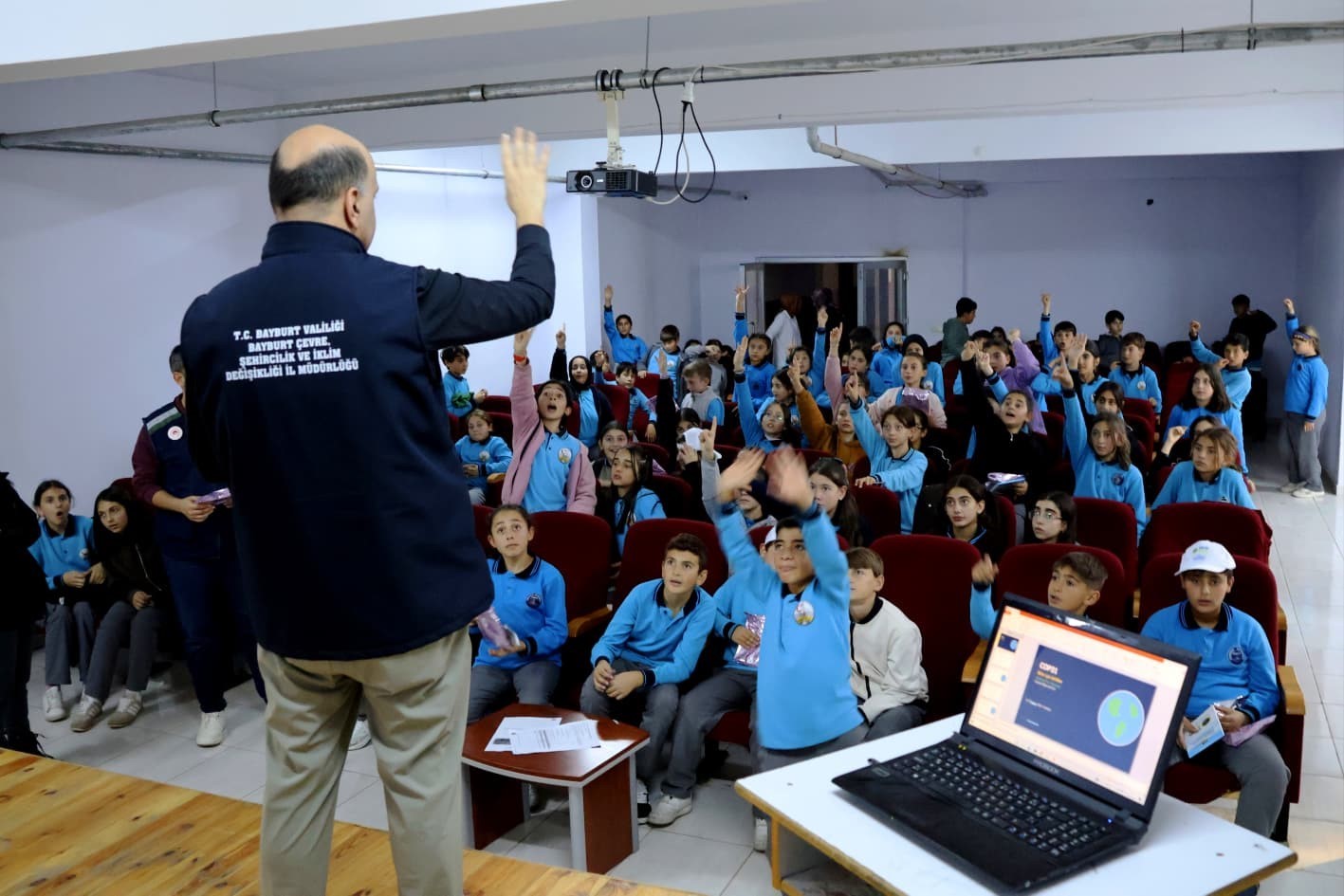 Bayburt’un ilçelerinde iklim değişikliği eğitimleri sürüyor