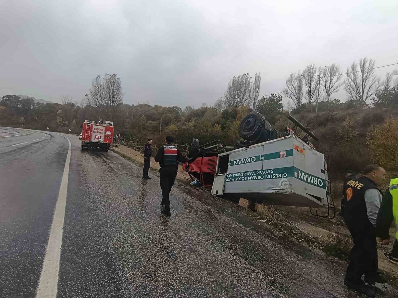 Giresun Orman Bölge Müdürlüğü’ne ait araç Suşehri’nde kaza yaptı: 3 yaralı
