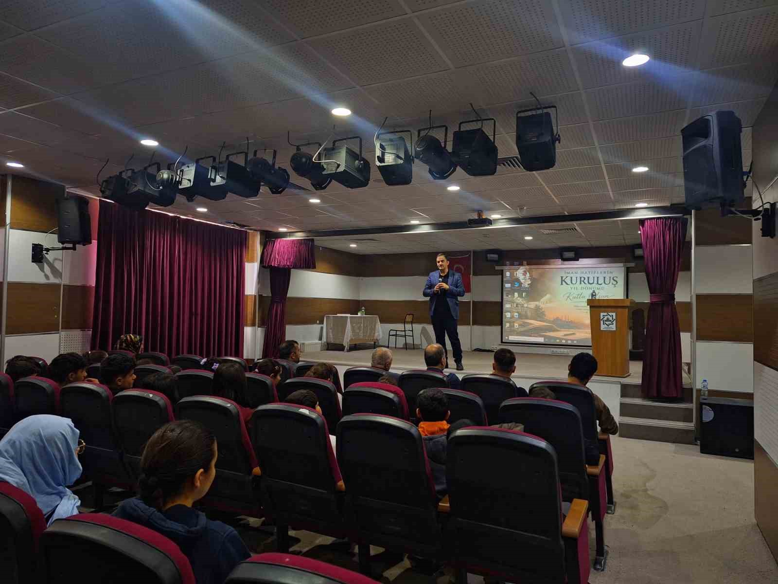 Kars’ta İmam Hatip okullarının kuruluş yıl dönümü programı düzenlendi