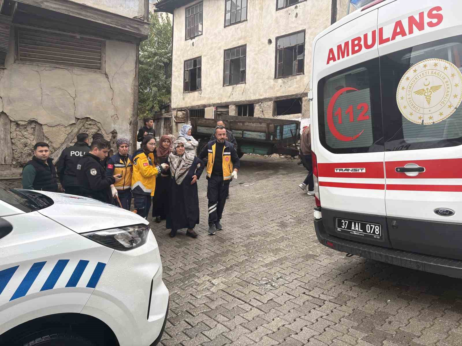 Kastamonu’da otomobil ile traktör çarpıştı: 1 yaralı