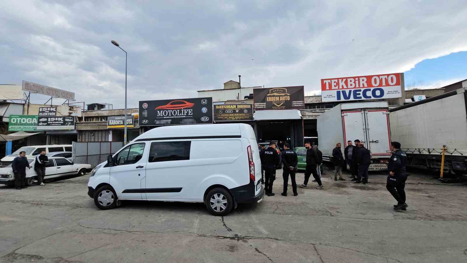 Kayseri’de silahlı kavga: 1’i ağır 3 yaralı