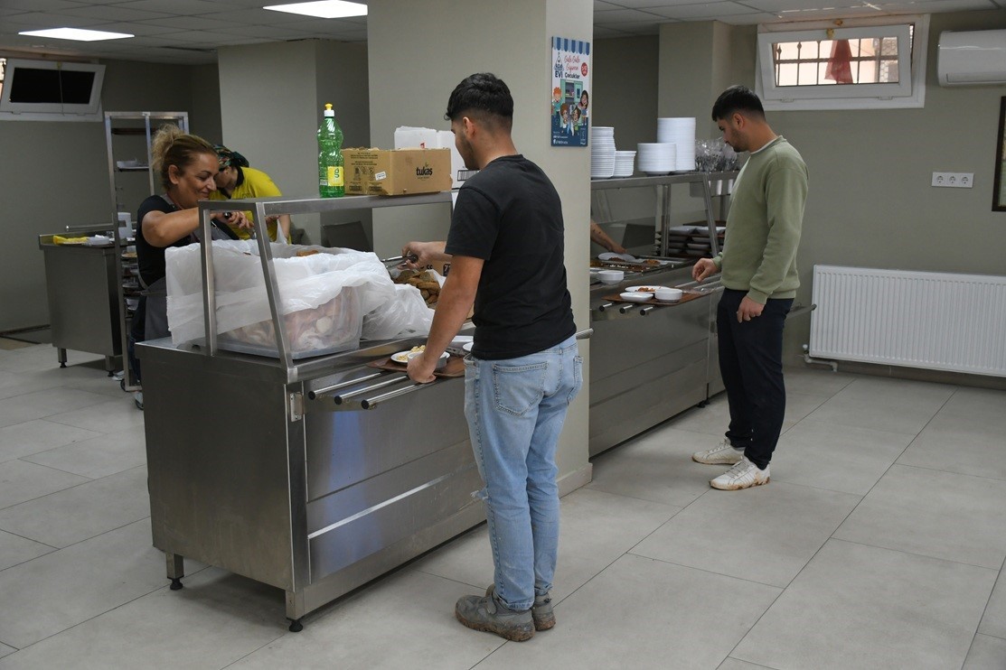 Kuşadası Kent Lokantası’nda satışların yüzde 92’si Adalı Kart ile yapıldı
