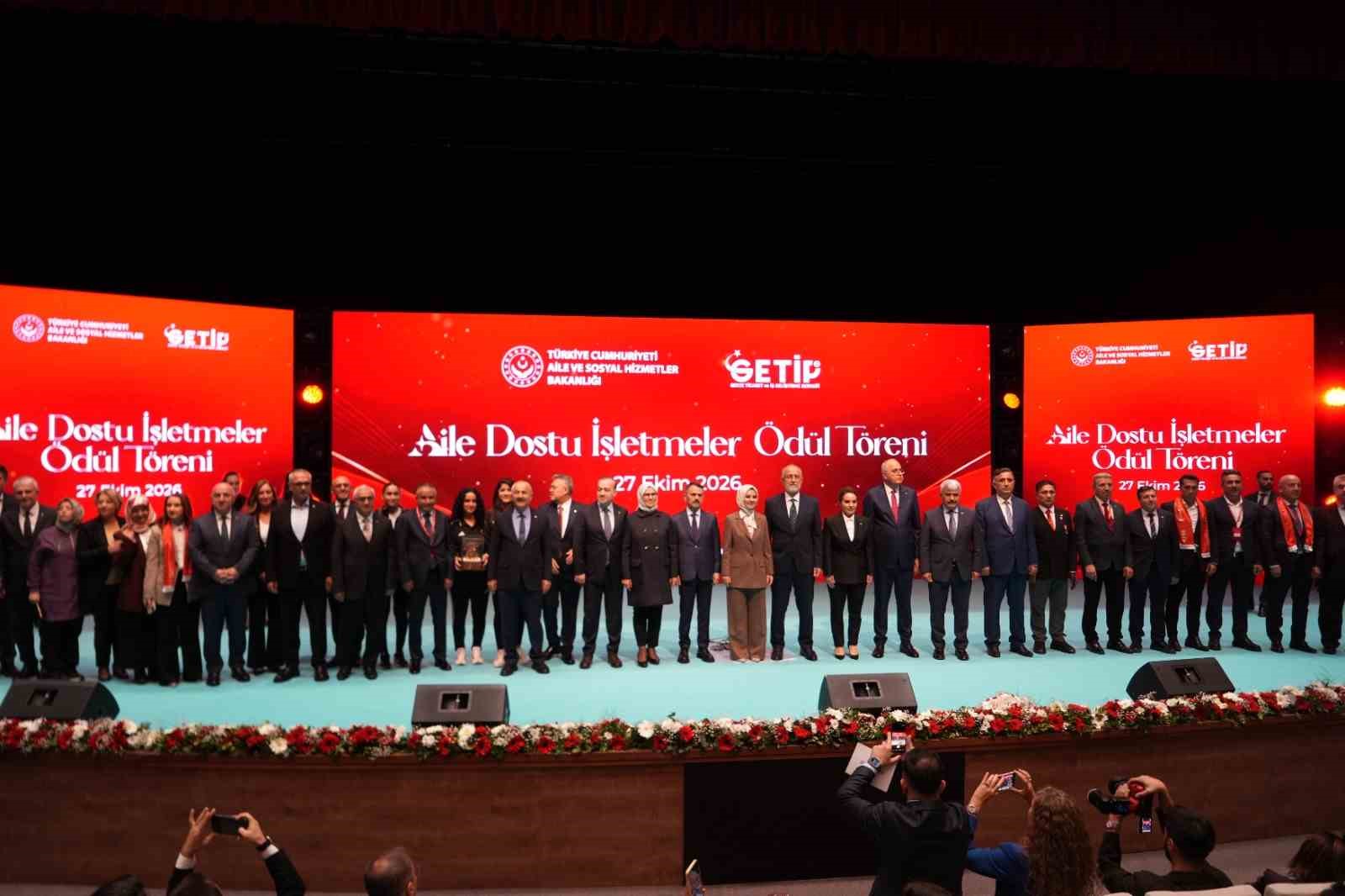 Bakan Göktaş: "Aileyi güçlendirmek için tüm alanlar aile dostu olmalı"