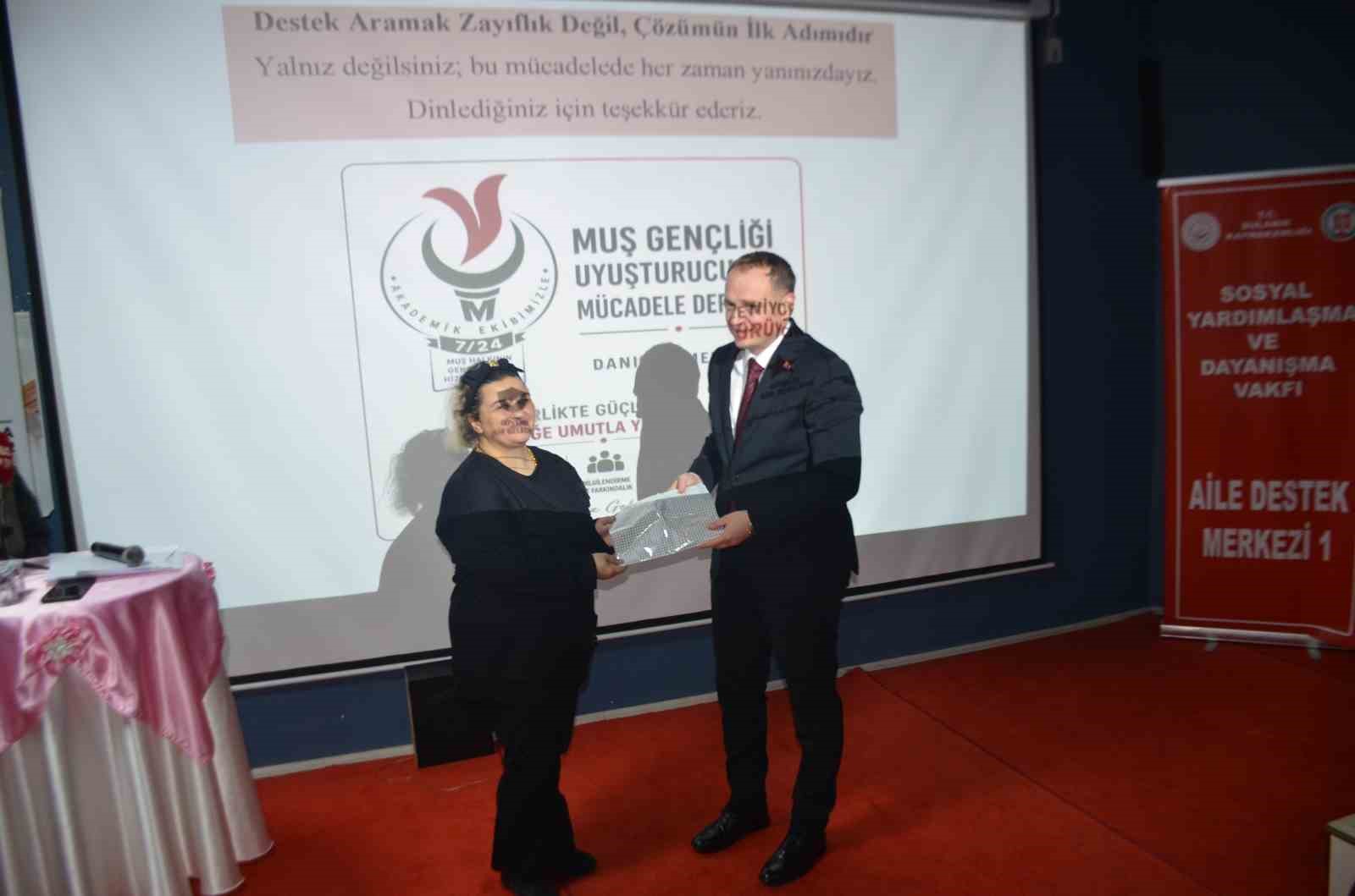 Bulanık’ta madde bağımlılığıyla mücadele semineri düzenlendi