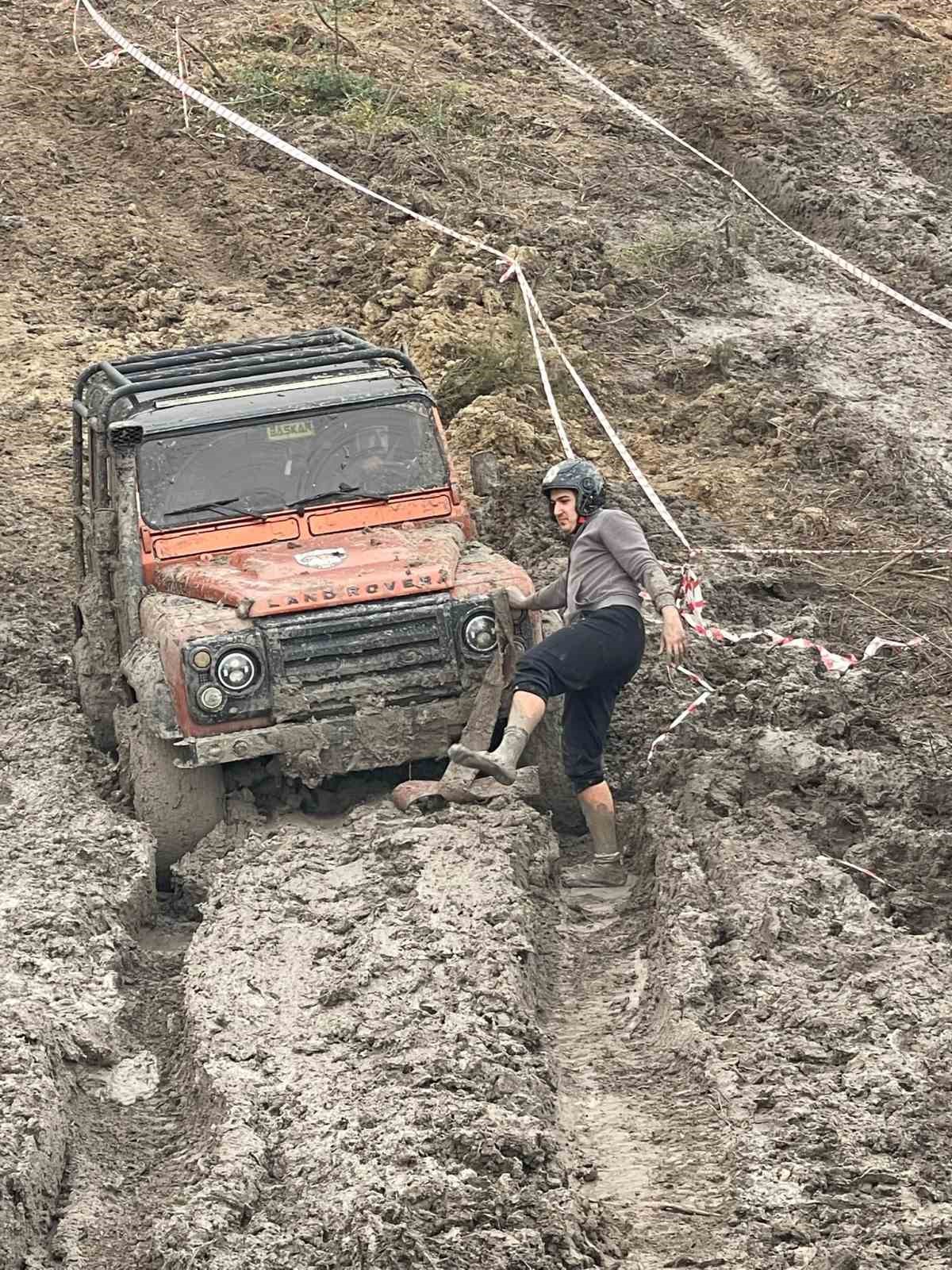 Kapıdağ Off-Road Ekibi, Mustafakemalpaşa’dan kupalarla döndü