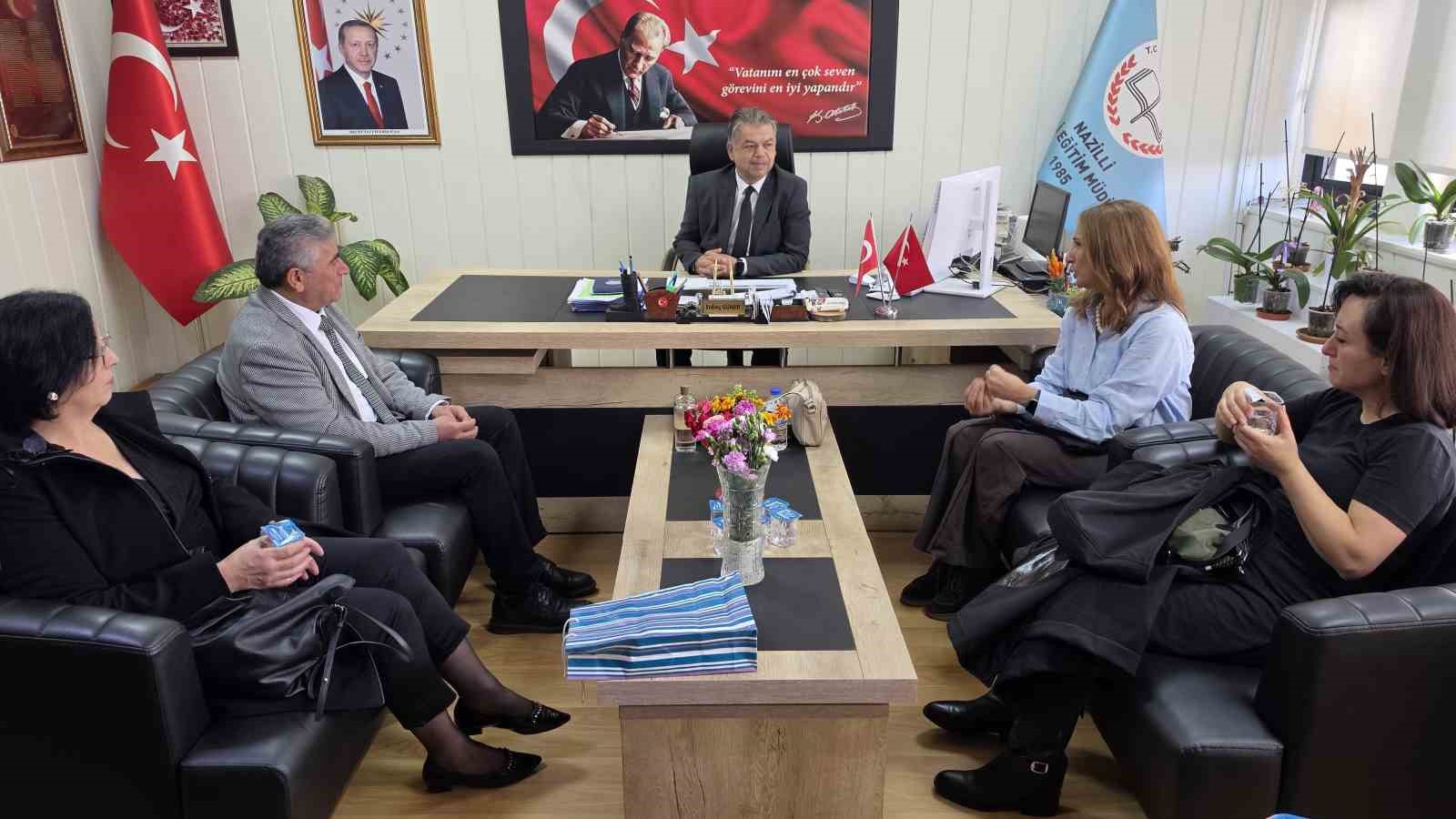 Beşeylül Ortaokulu misafirleri İlçe Milli Eğitim Müdürü Güner ile görüştü