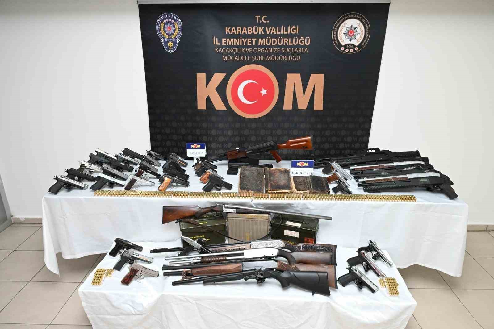 Karabük ve Bartın’da kaçak silah operasyonu: 48 silah ele geçirildi