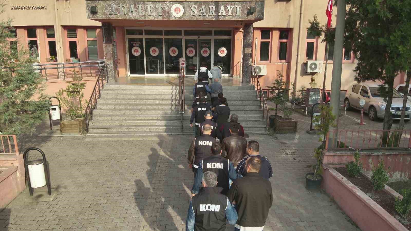 Karabük ve Bartın’da kaçak silah operasyonu: 48 silah ele geçirildi