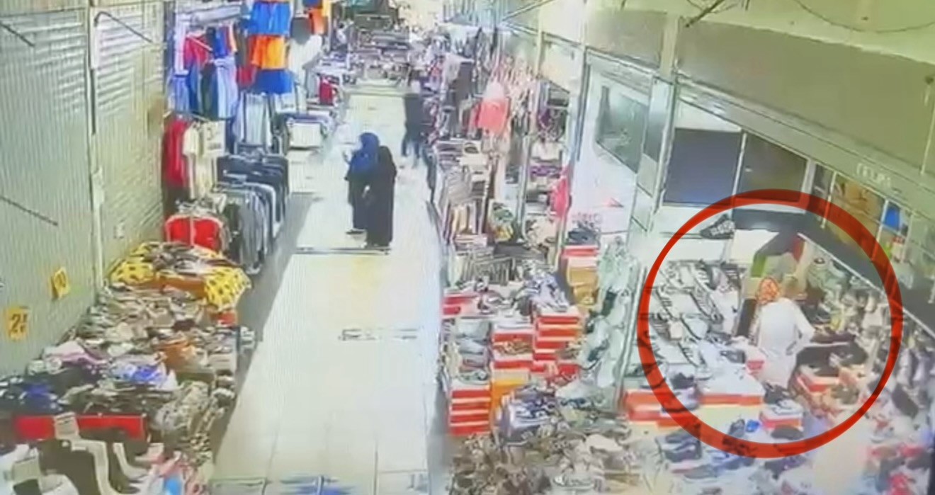 Spor ayakkabı almak için iş yerini dolandırdı