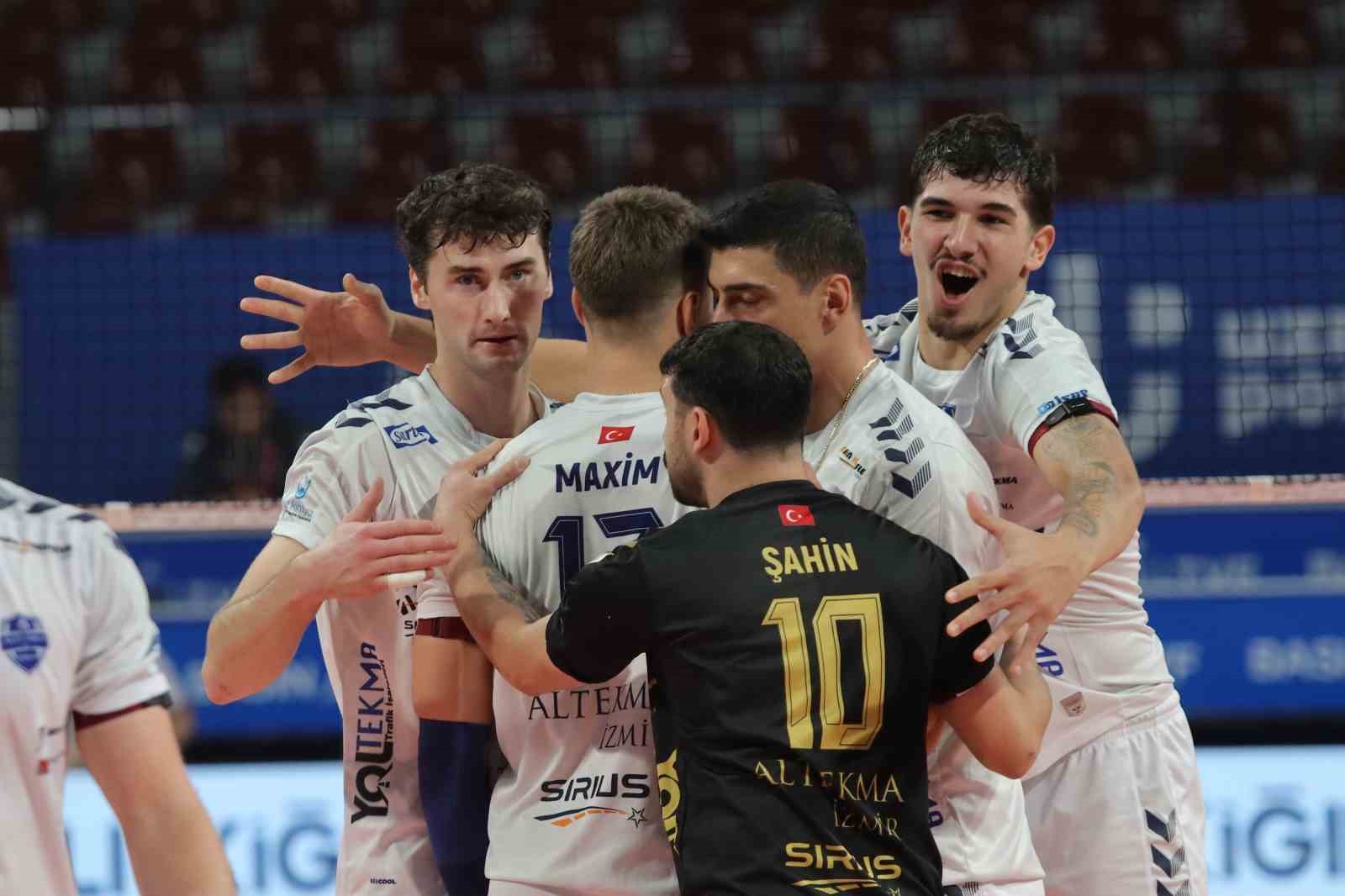 Efeler Ligi: Altekma: 0 - Halkbank: 3