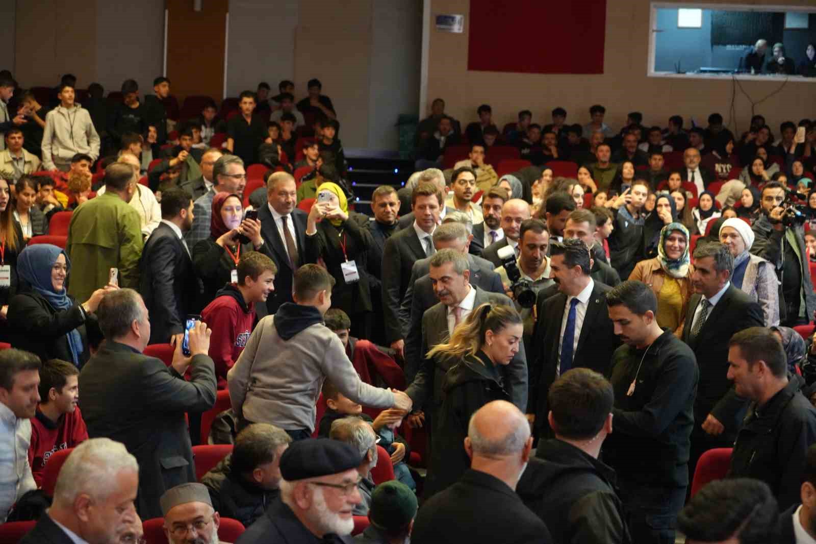 Bakan Tekin: "İmam hatip okullarının üçüncü kurucusu Cumhurbaşkanımız Recep Tayyip Erdoğan’dır"