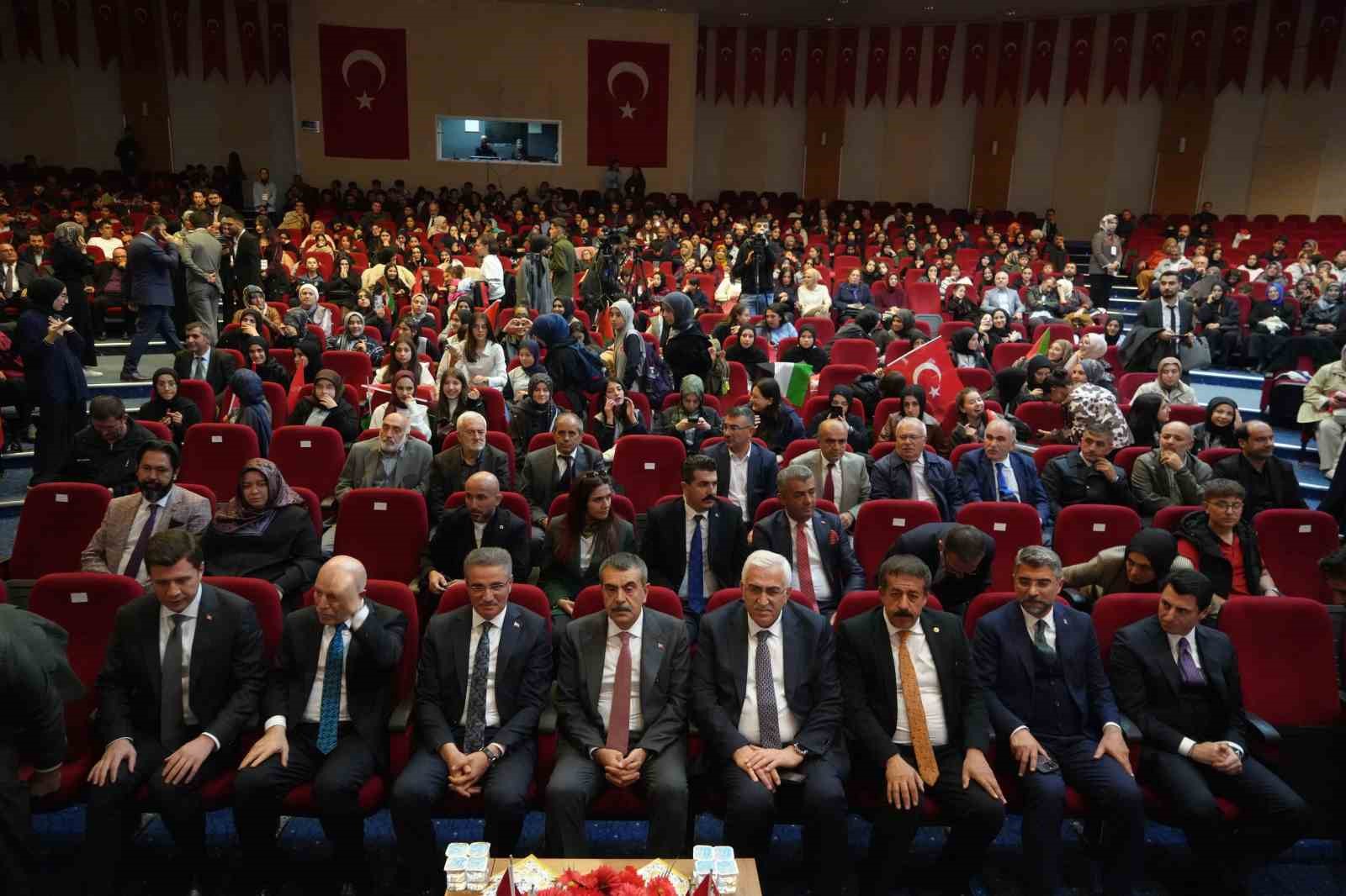 Bakan Tekin: "İmam hatip okullarının üçüncü kurucusu Cumhurbaşkanımız Recep Tayyip Erdoğan’dır"