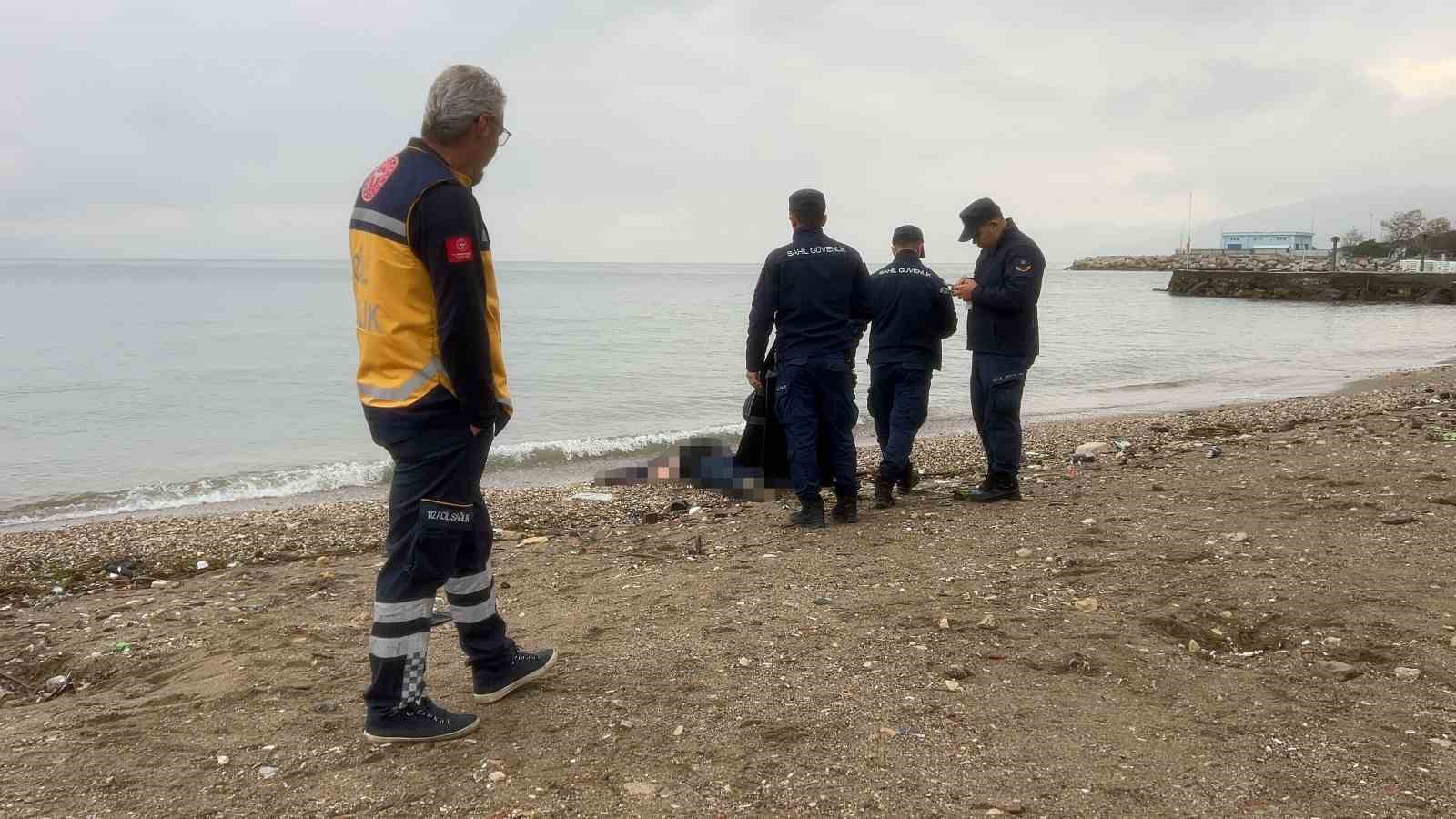 Mudanya’da plajda erkek cesedi bulundu
