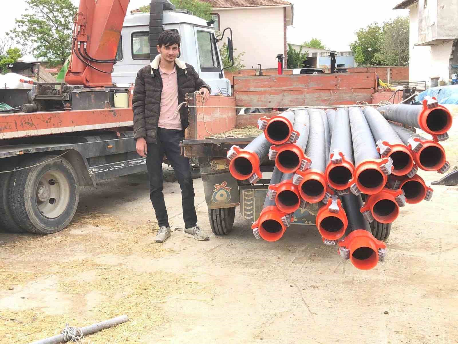 Büyükbaş hayvana çarpan otomobilin sürücüsü hayatını kaybetti
