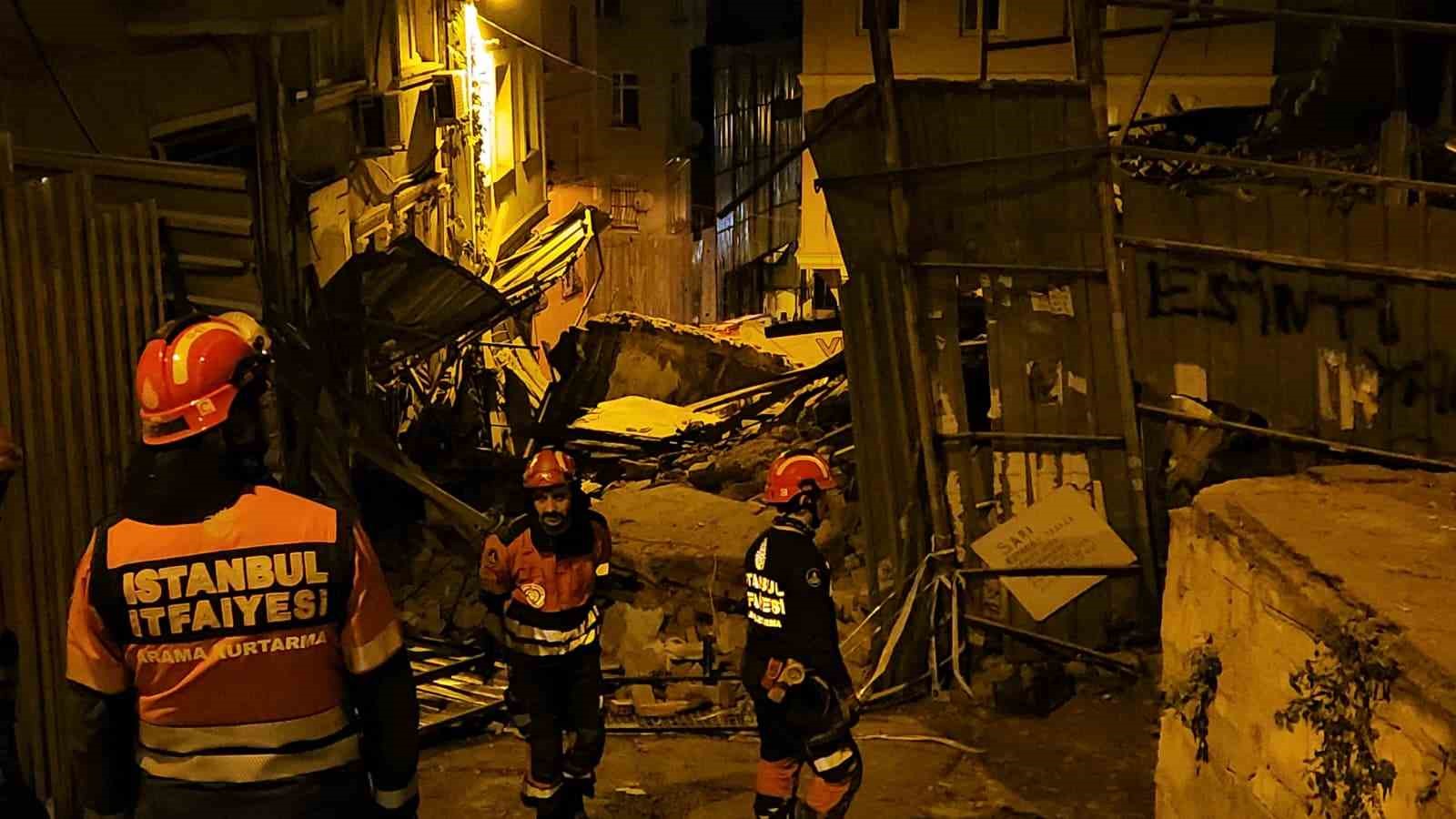 Beyoğlu’nda çöken 5 katlı binada arama çalışmaları tamamlandı