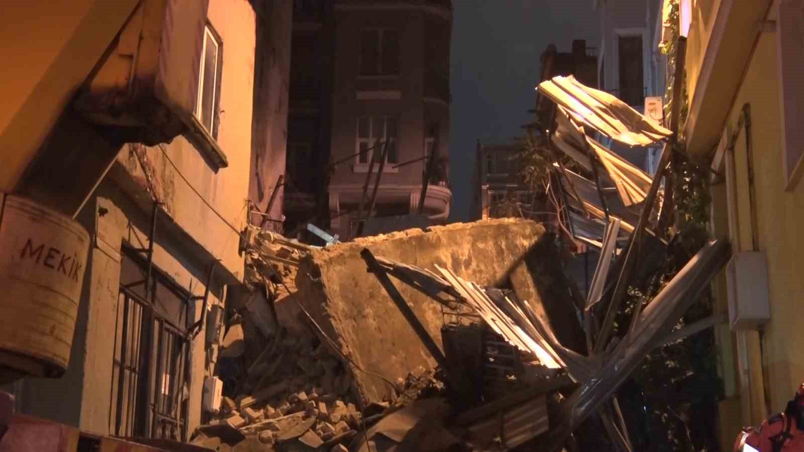 Beyoğlu’nda çöken 5 katlı binada arama çalışmaları tamamlandı