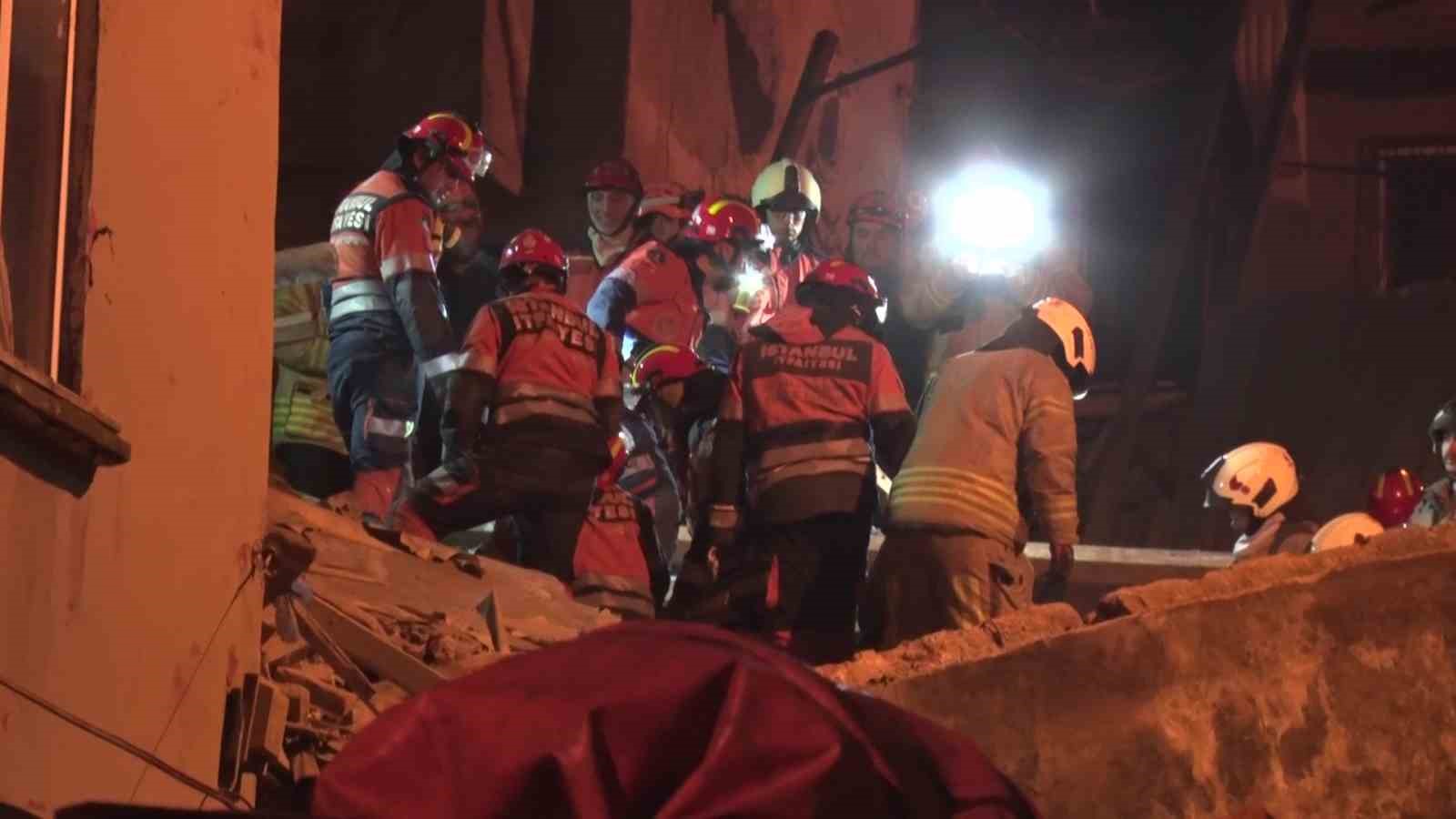 Beyoğlu’nda çöken 5 katlı binada arama çalışmaları tamamlandı