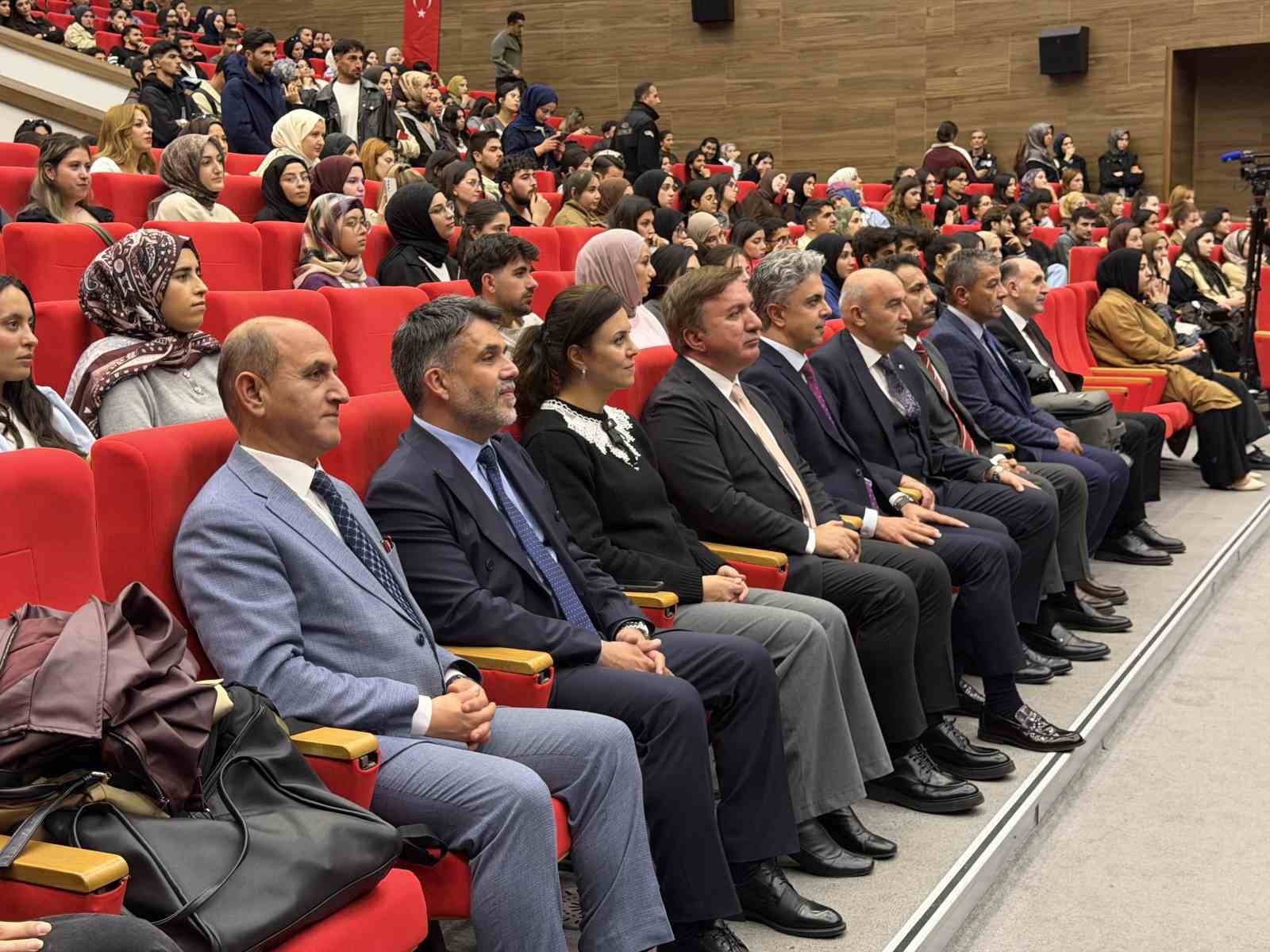 Üniversitelilere iş fırsatı: 869 kişi alınacak
