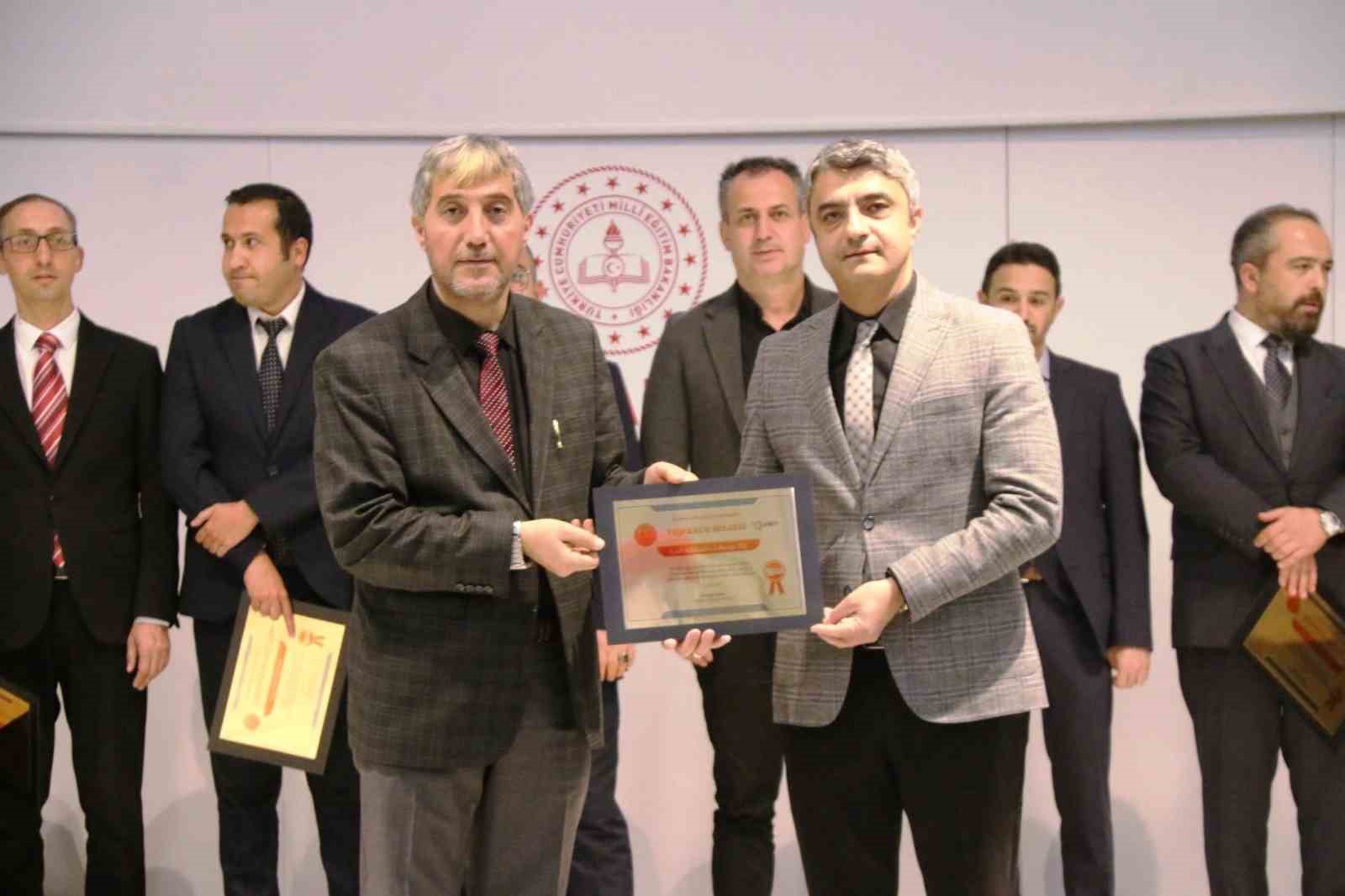 Kütahya’da 43 Adım Projesi için okul müdürleri bir araya geldi