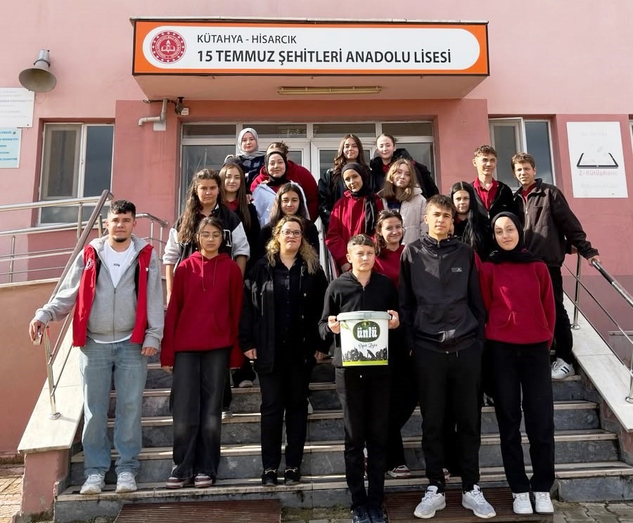 Hisarcık’ta öğrencilerden sokak hayvanlarına anlamlı destek