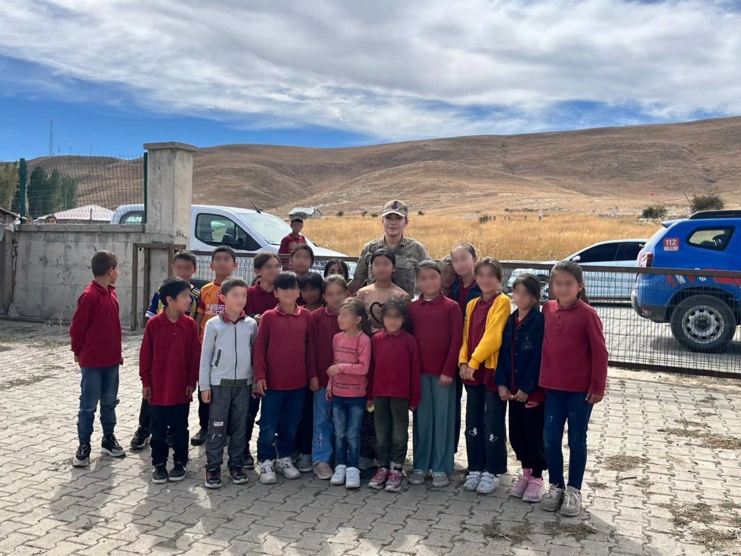 Erzurum’da jandarmadan okul çevrelerinde sıkı denetim