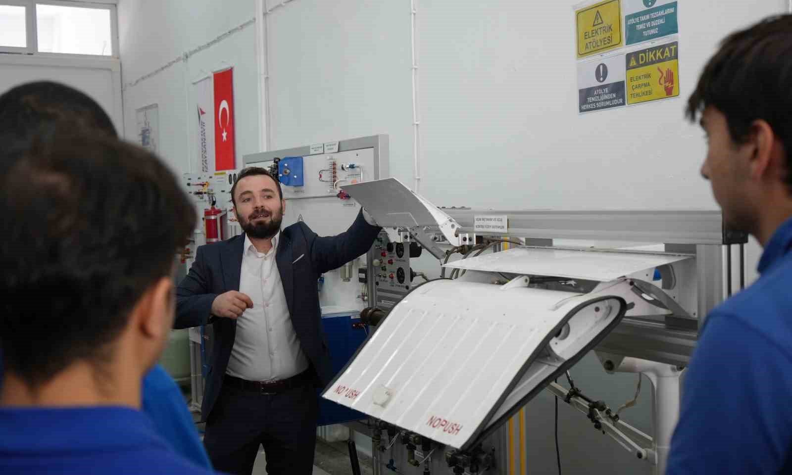 Havacılığın yıldız adayları, TUSAŞ Şehit Hakan Gülşen Mesleki ve Teknik Anadolu Lisesi’nden çıkıyor