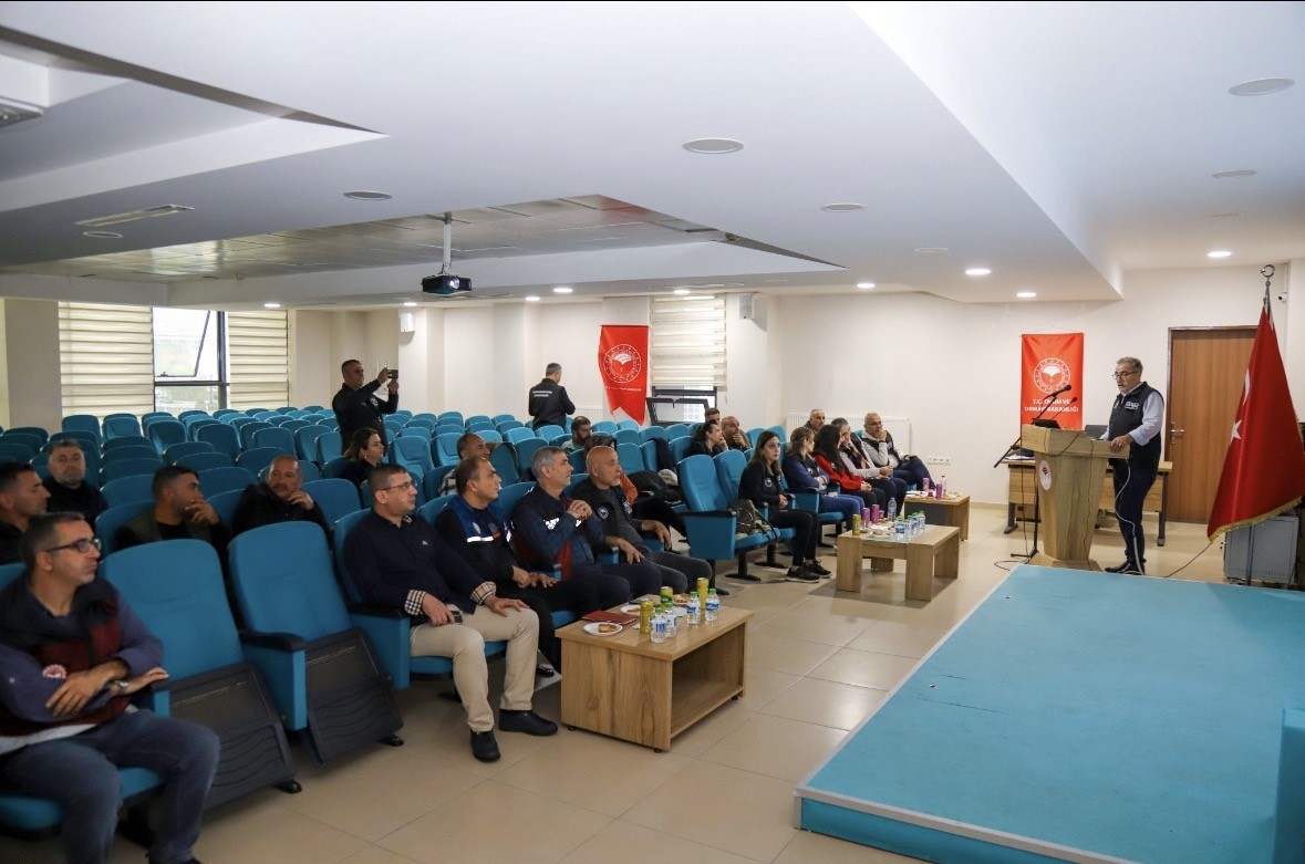 Bingöl’de su ürünleri üreticilerine balık hastalıkları ve yetiştiricilik eğitimi verildi