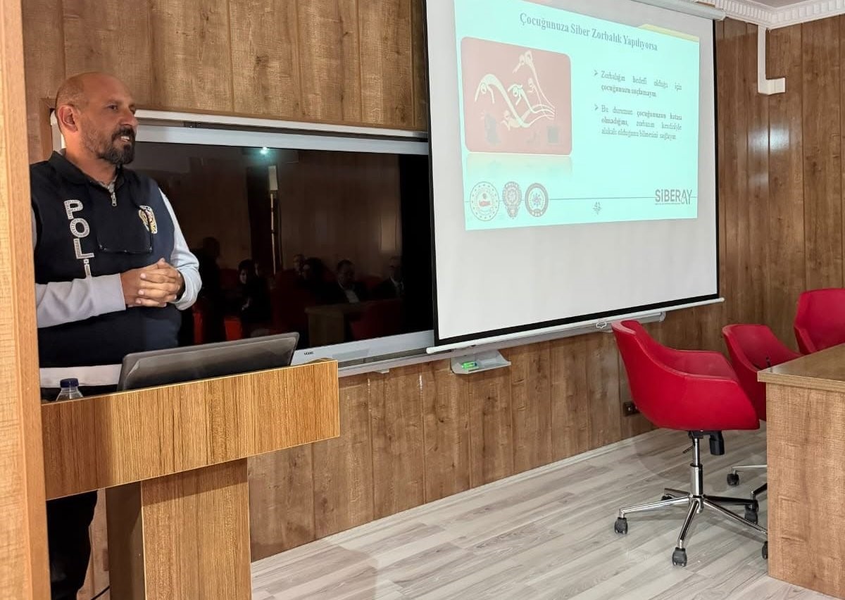 Emet’te öğretmenlere siber güvenlik eğitimi
